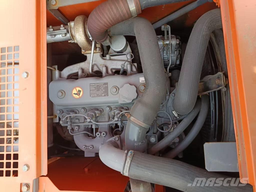 Hitachi ZX 135 Εκσκαφείς με ερπύστριες