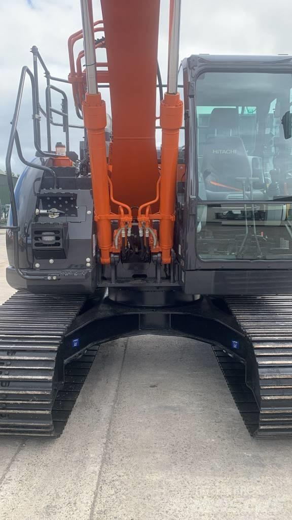 Hitachi ZX 135 US-6 Εκσκαφείς με ερπύστριες