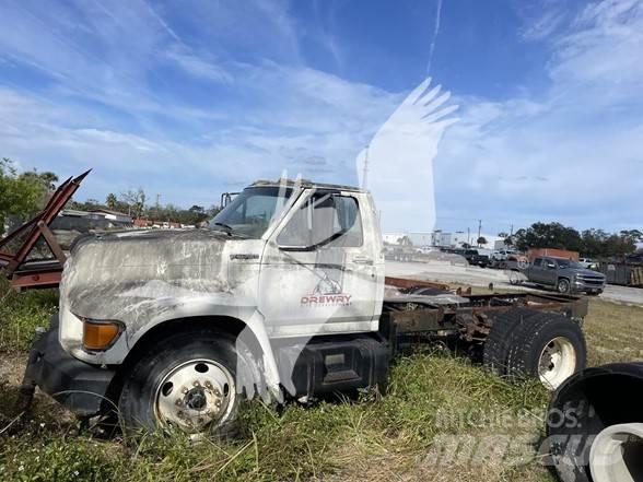 Ford F800 Φορτηγά Σασί