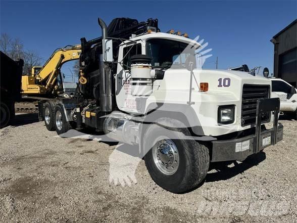 Mack RD688S Τράκτορες