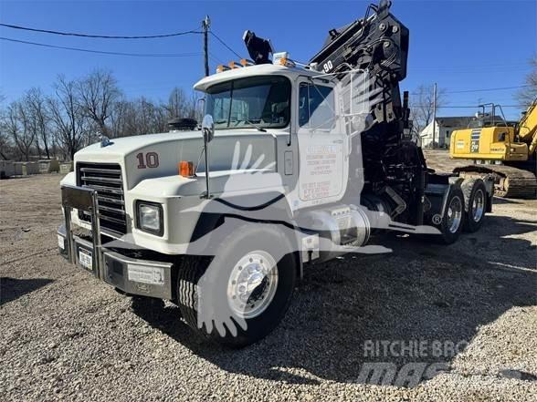Mack RD688S Τράκτορες