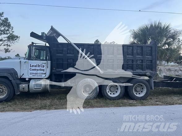 Mack RD688S Φορτηγά Ανατροπή