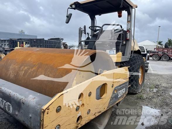 Volvo SD115B Οδοστρωτήρες μονού κυλίνδρου