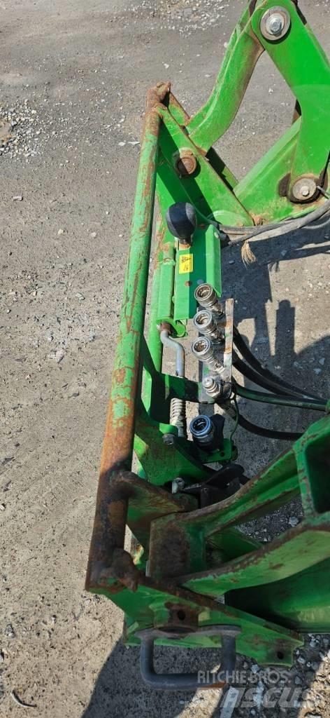 John Deere 6215R Τρακτέρ
