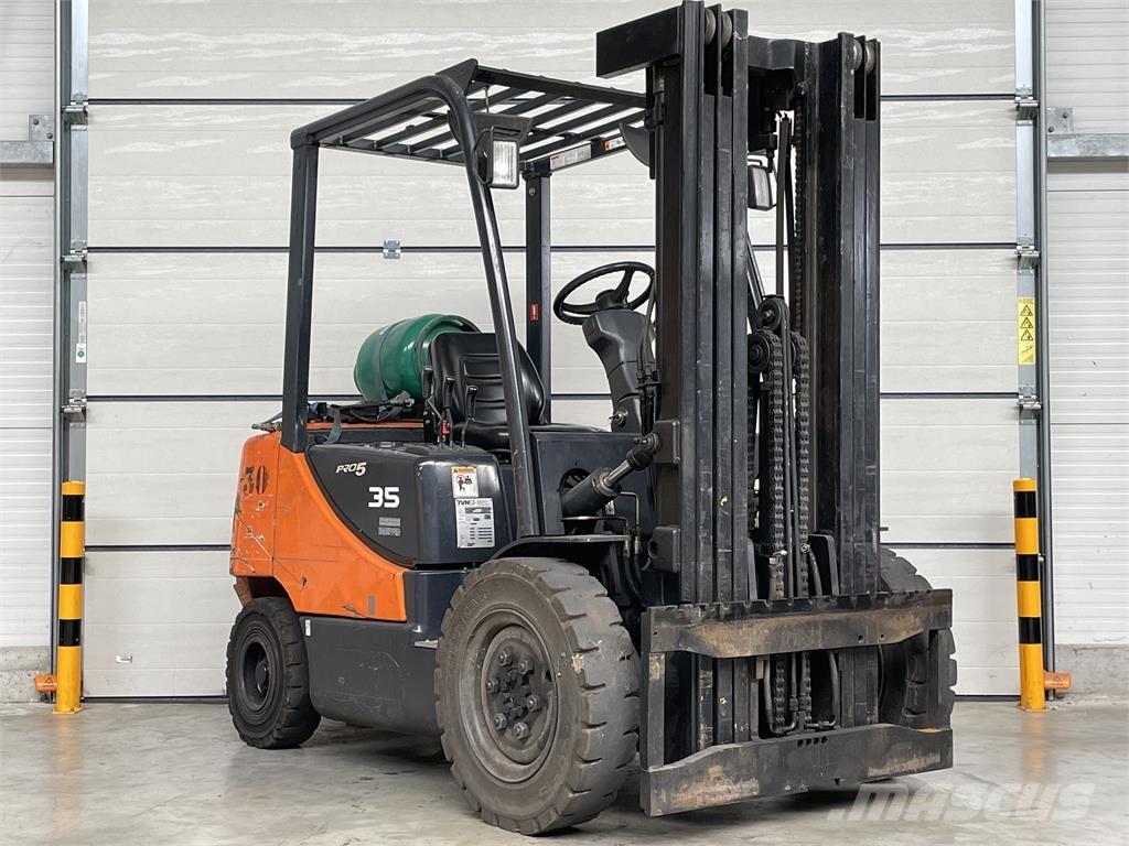 Doosan G35C-5 Περονοφόρα ανυψωτικά κλαρκ με φυσικό αέριο LPG