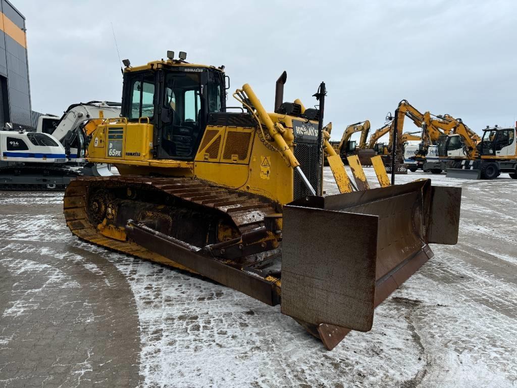 Komatsu D65PX-18 Μπουλντόζες με ερπύστριες