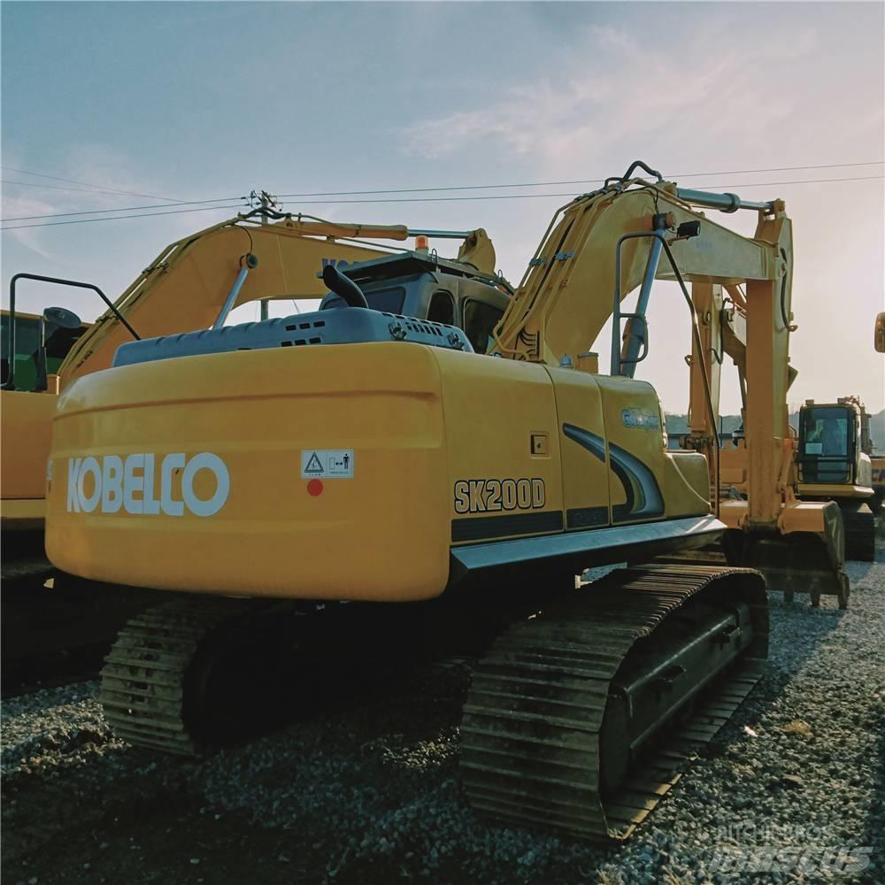 Kobelco SK200-8 Εκσκαφείς με ερπύστριες
