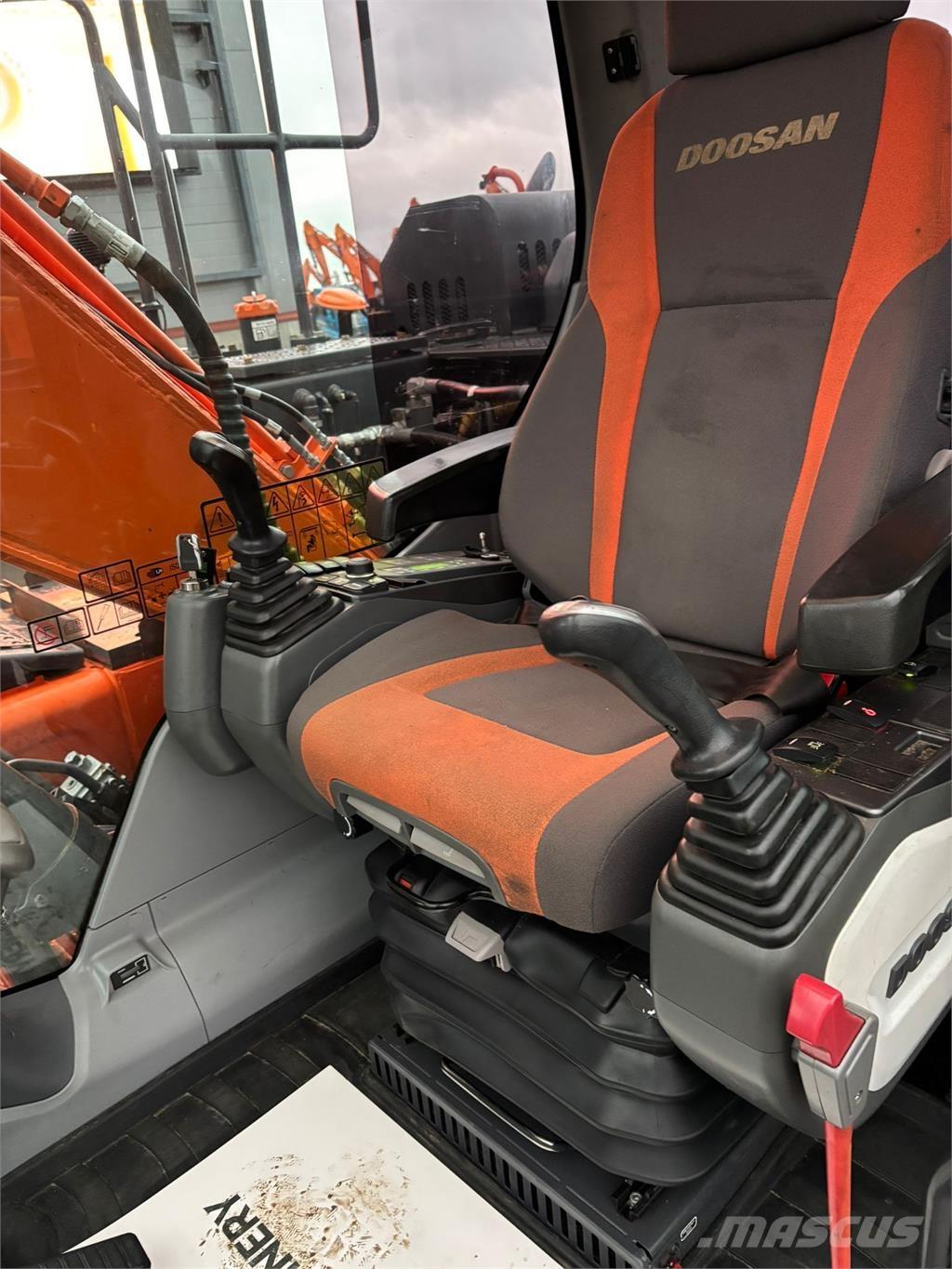 Doosan DX160LC-5 Εκσκαφείς με ερπύστριες