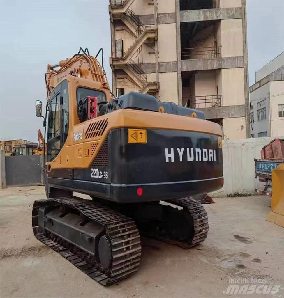 Hyundai R220LC-9S Εκσκαφείς με ερπύστριες