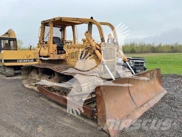 Komatsu D65P-7 Μπουλντόζες με ερπύστριες