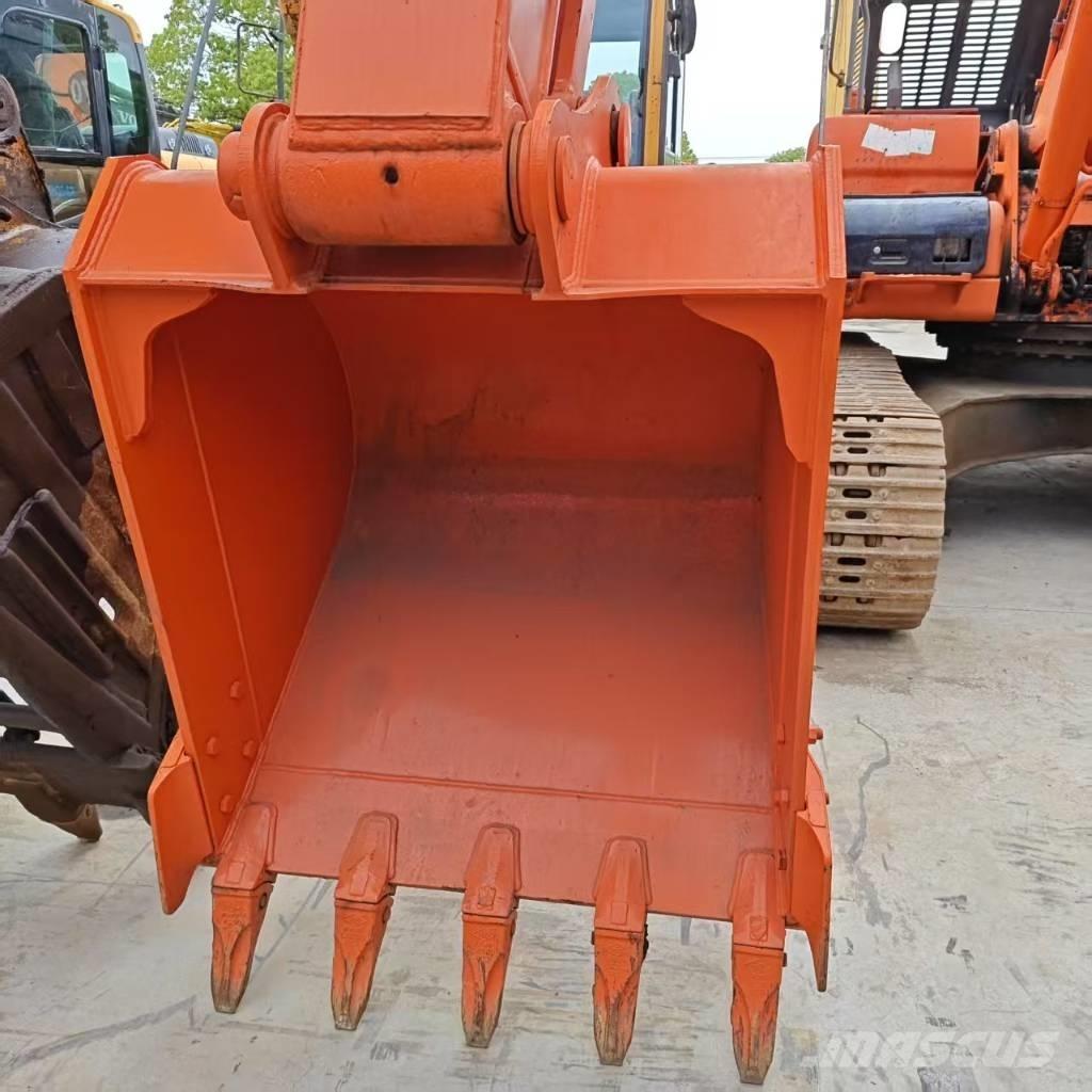 Hitachi ZX 210 Εκσκαφείς με ερπύστριες