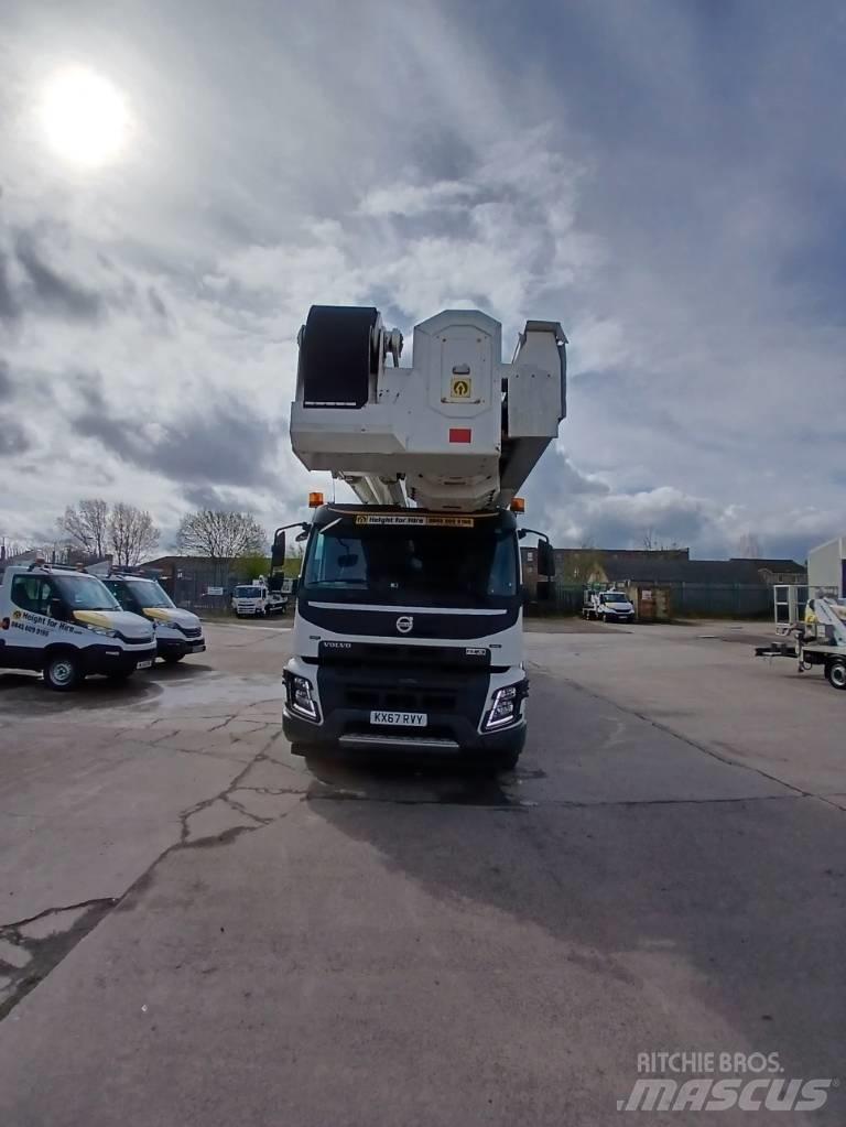 Bronto S90 HLA-X Εναέριες πλατφόρμες τοποθετημένες σε φορτηγό