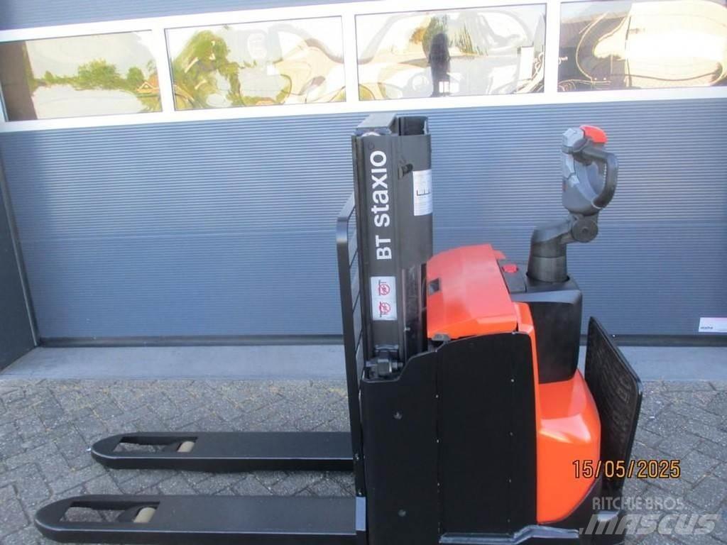 BT SWE 200D Παλετοφόρα πεζού χειριστή με ιστό