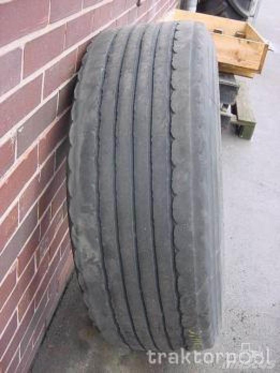  385/65 R 22,5 Ελαστικά και ζάντες