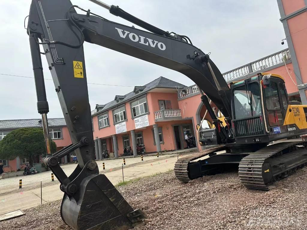 Volvo EC 240 Εκσκαφείς με ερπύστριες