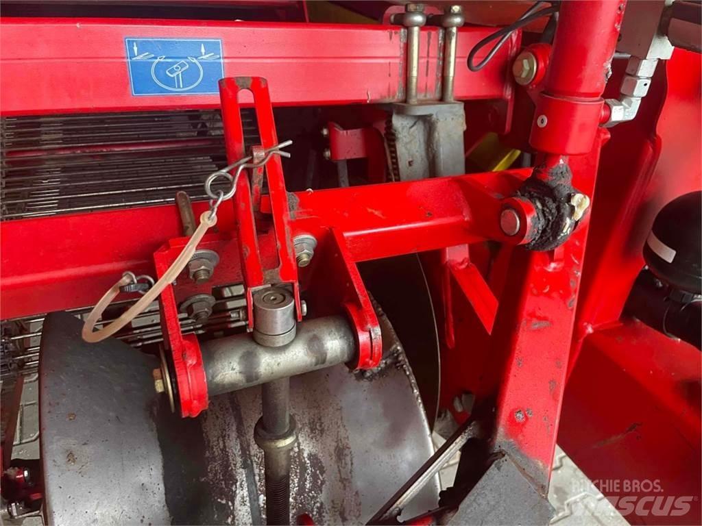 Grimme SE 150-60 Μηχανή εξαγωγής και συλλογής βολβών