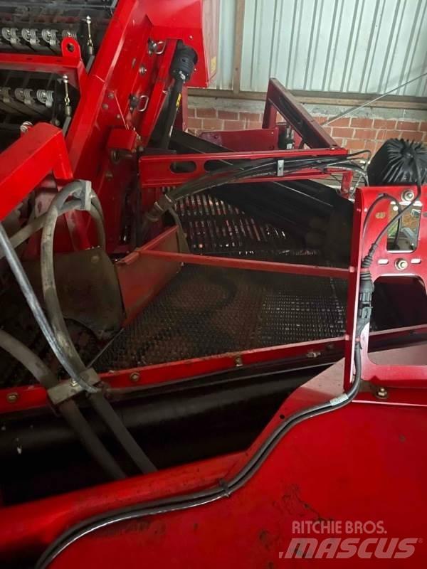 Grimme SE 150-60 Μηχανή εξαγωγής και συλλογής βολβών