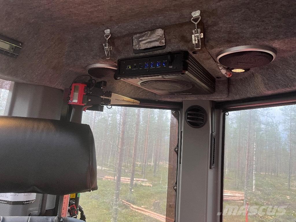 Komatsu 931 Θεριζοαλωνιστικές μηχανές