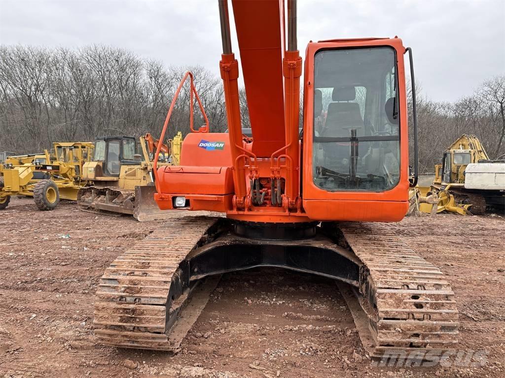 Doosan DH 220 Εκσκαφείς με ερπύστριες