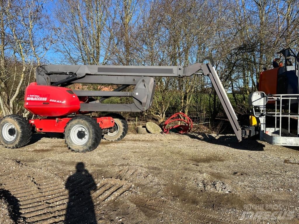 Manitou 200 ATJ Ανυψωτήρες με αρθρωτό βραχίονα