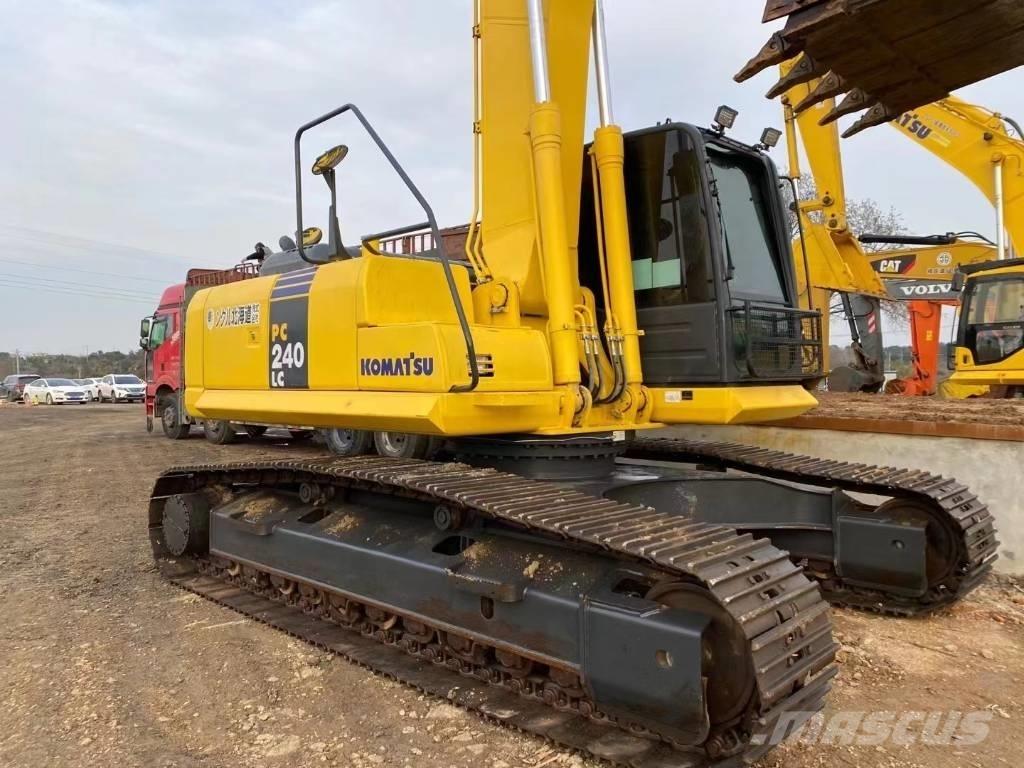 Komatsu 240LC-8 Εκσκαφείς με ερπύστριες