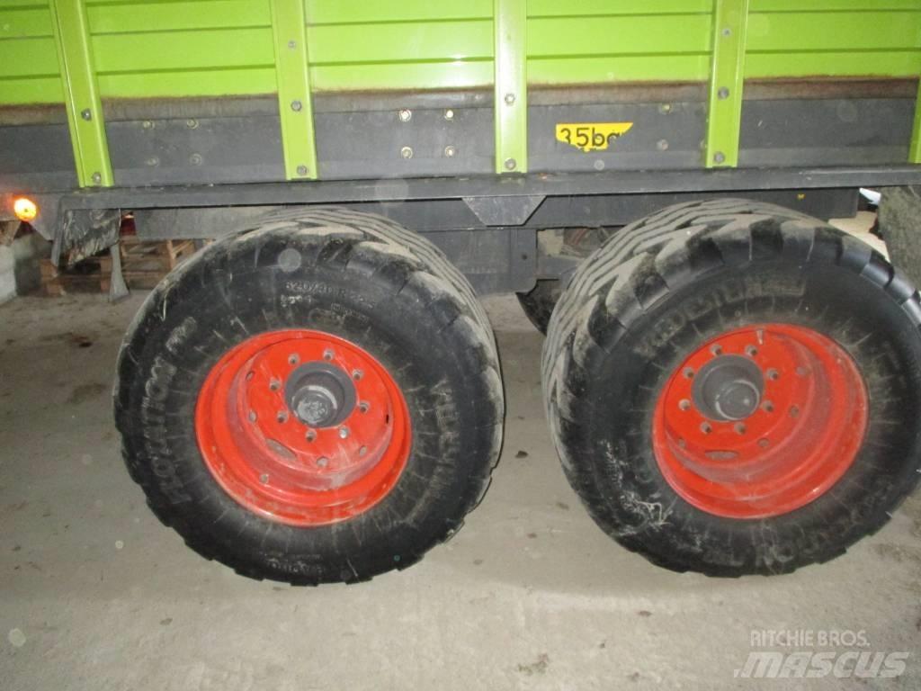CLAAS Quantum 4700 Ρυμούλκα με διάταξη αυτοφόρτωσης