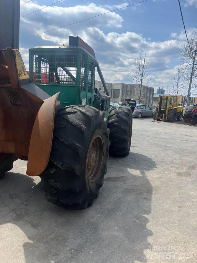 Timberjack 240 B Τράκτορες
