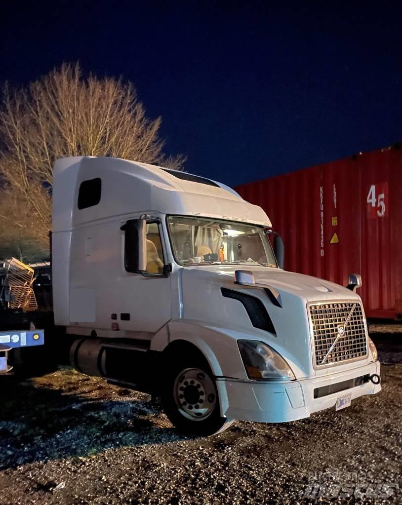 Volvo VNL 42 670 Τράκτορες