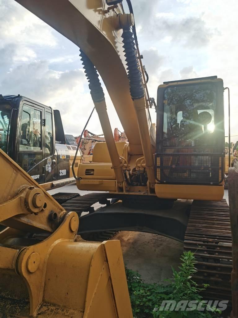 Komatsu PC 220-7 Εκσκαφείς με ερπύστριες