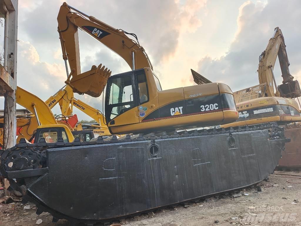 CAT 320 C Αμφίβιοι εκσκαφείς
