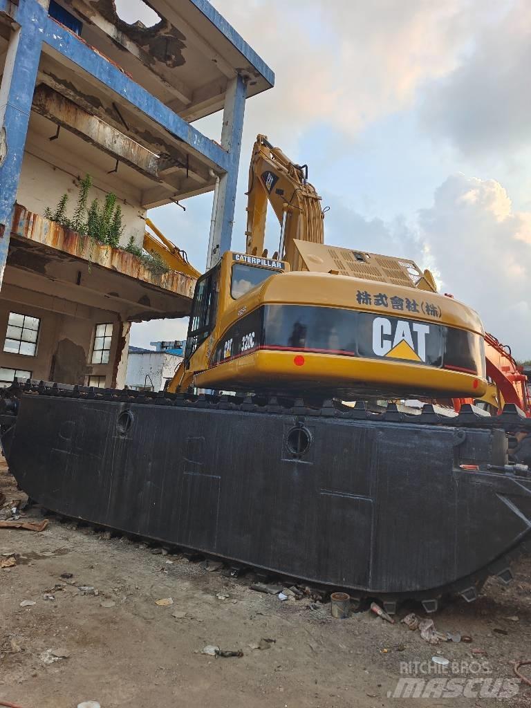 CAT 320 C Αμφίβιοι εκσκαφείς