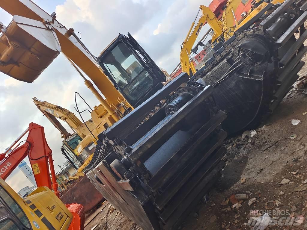 CAT 320 C Αμφίβιοι εκσκαφείς