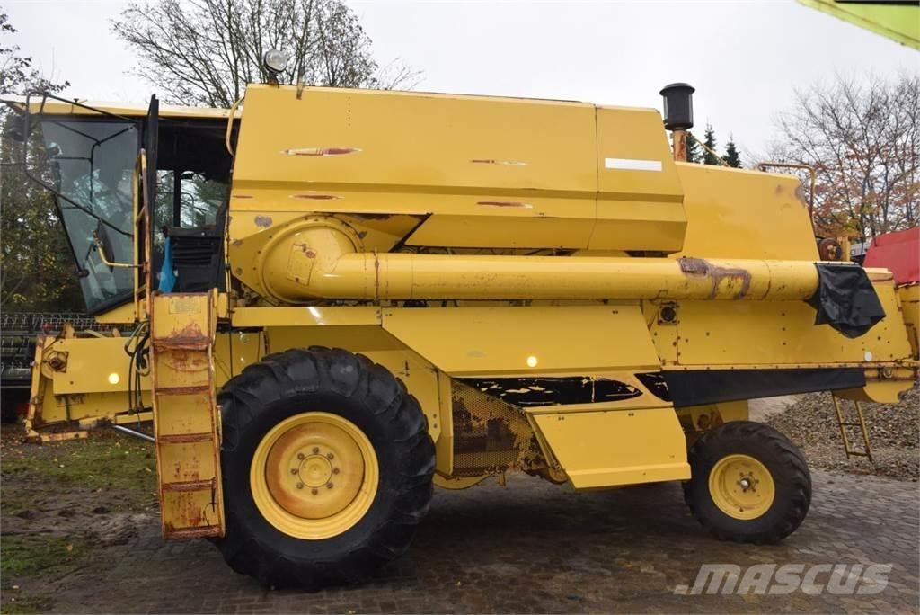 New Holland TF 42 Θεριζοαλωνιστικές μηχανές