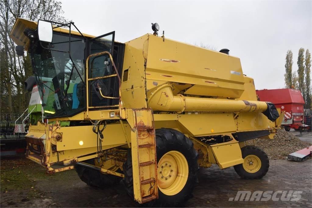 New Holland TF 42 Θεριζοαλωνιστικές μηχανές