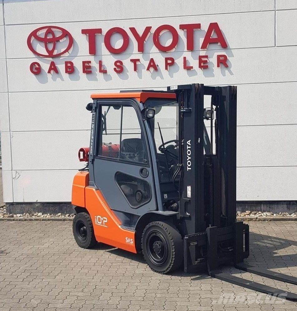 Toyota 02-8FGF25 Περονοφόρα ανυψωτικά κλαρκ με φυσικό αέριο LPG