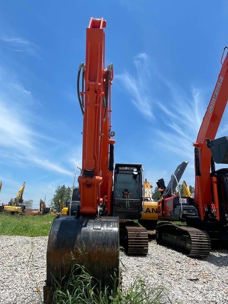 Hitachi ZX 200 Εκσκαφείς με ερπύστριες