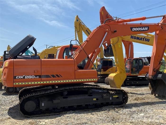 Doosan DX 260LC Εκσκαφείς με ερπύστριες