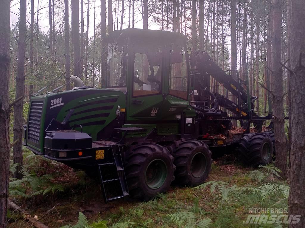 HSM 208 F Μεταφορείς ξυλείας