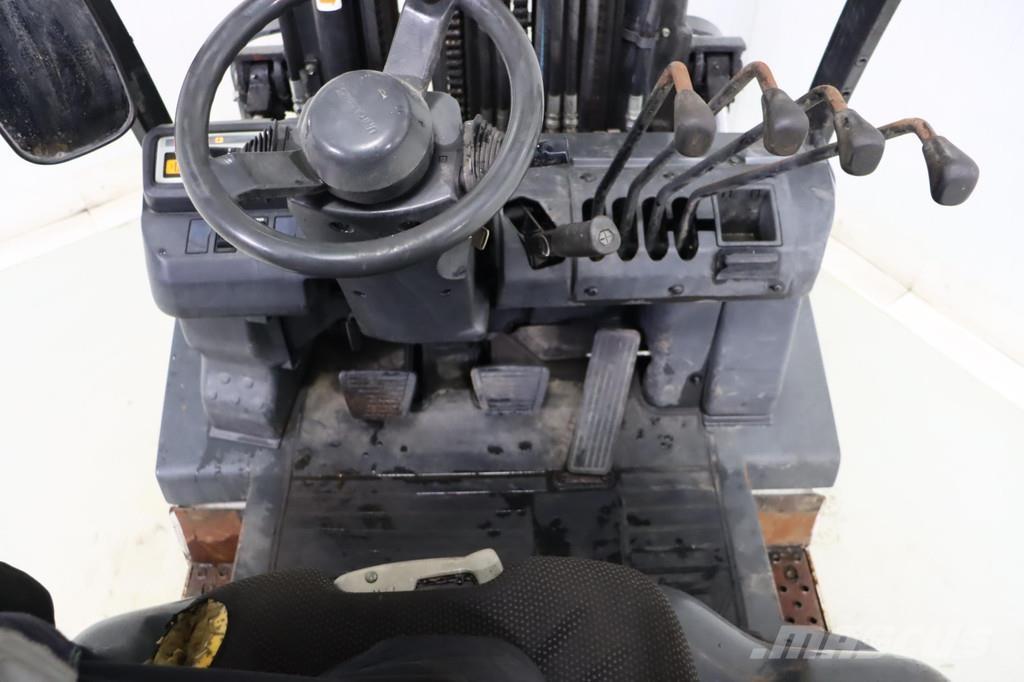 Nissan U1D2A20LQ Περονοφόρα ανυψωτικά κλαρκ με φυσικό αέριο LPG