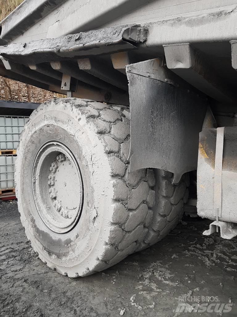 Komatsu HD 465-5 Άκαμπτα Dumper με ανατρεπόμενο κάδο