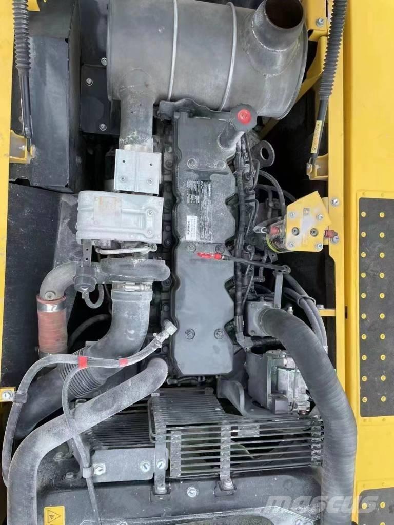 Komatsu PC220-8 Εκσκαφείς με ερπύστριες