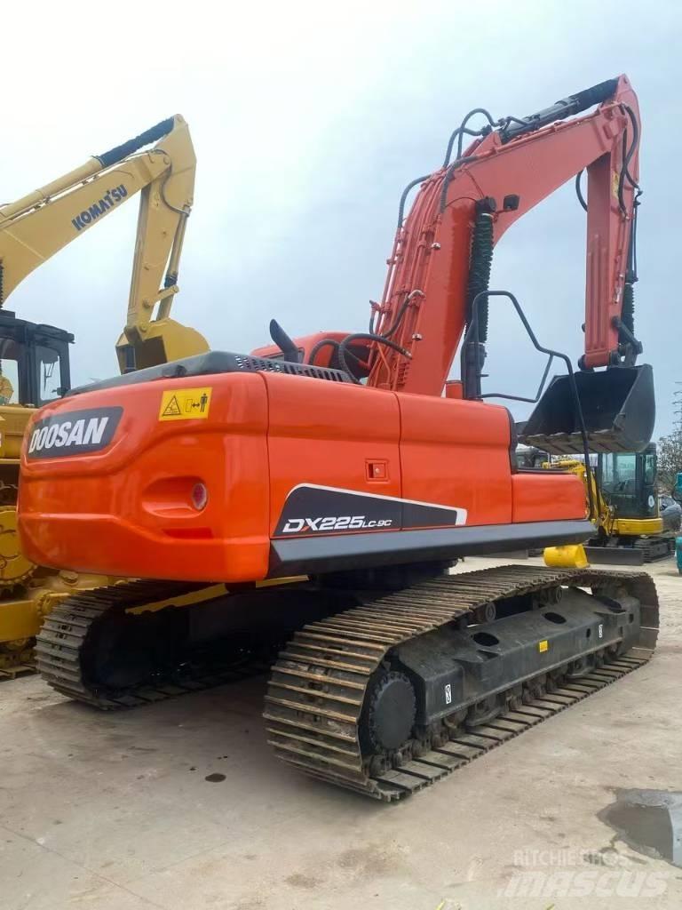Doosan DX 225 LC Εκσκαφείς με ερπύστριες