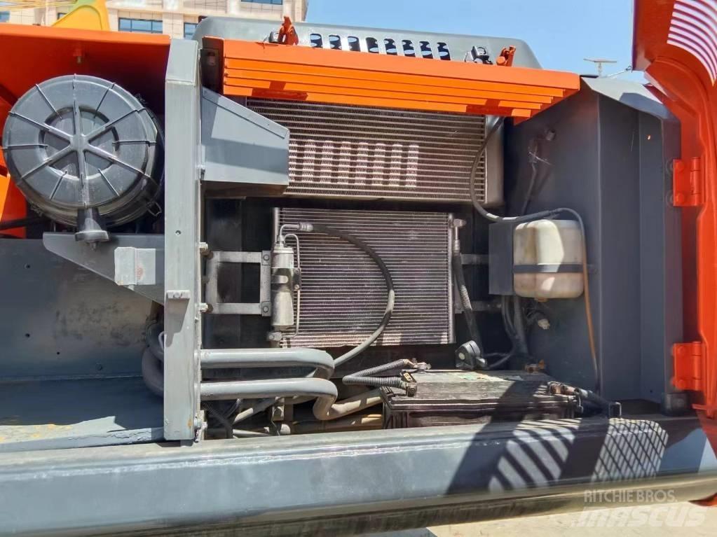 Hitachi ZX 240 Εκσκαφείς με ερπύστριες