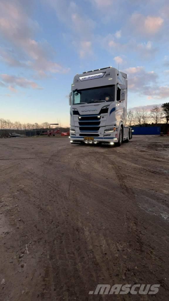 Scania R530 Τράκτορες