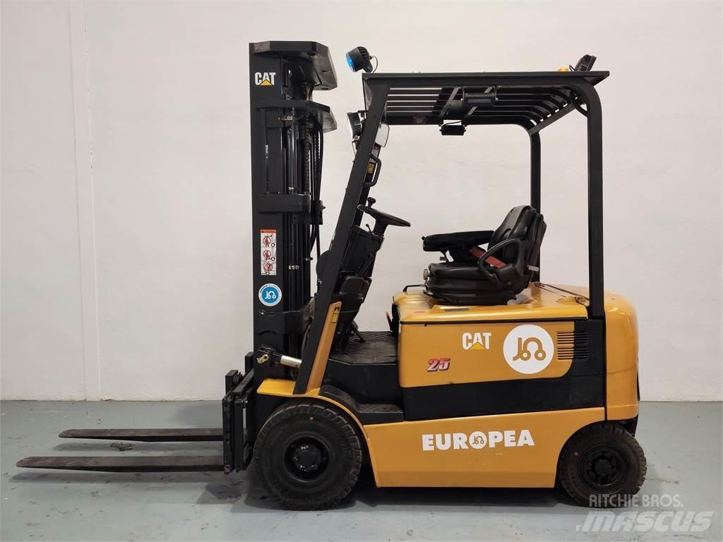 CAT EP25K PAC Ηλεκτρικά περονοφόρα ανυψωτικά κλαρκ