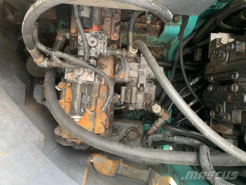Kobelco SK 135 Εκσκαφείς με ερπύστριες