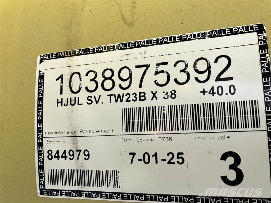 John Deere 23x38 Ελαστικά και ζάντες