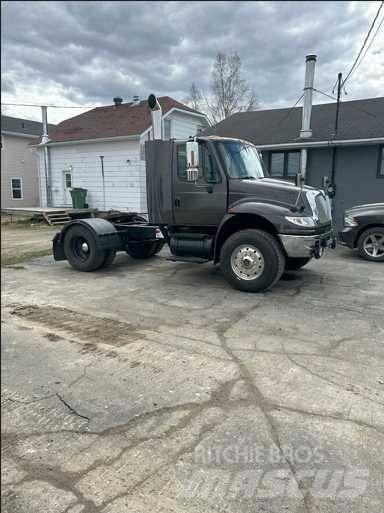 International 4400 Τράκτορες