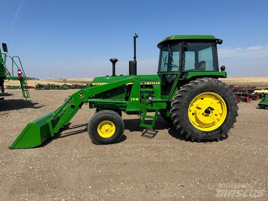 John Deere 4230 Τρακτέρ