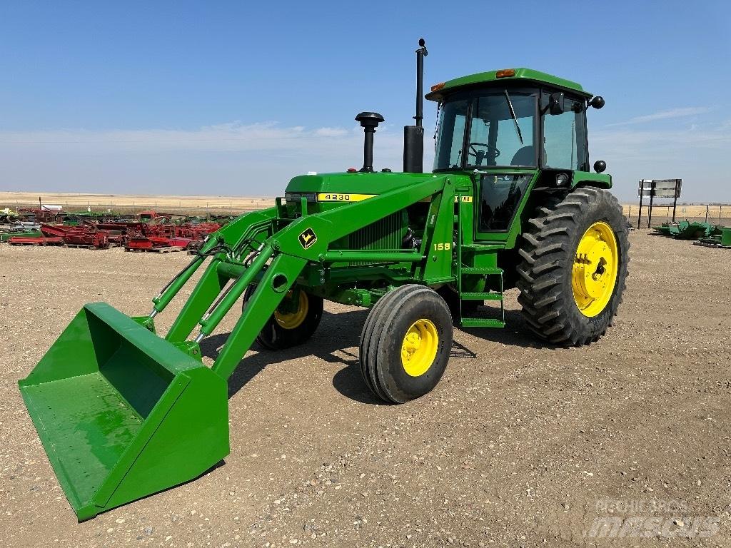John Deere 4230 Τρακτέρ